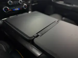 UQA66830-01509D4D-1002-4750-B34A-7DC98BD4BDF3