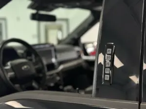 UQA66830-28CA97F7-8A4B-4913-AB93-0F79869AE645