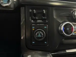 UQA66830-5DB54E0E-CBEA-4C94-ACBD-3F5B36E1AB40