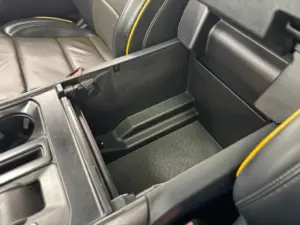 UQA66830-DD1DA257-975F-4BD7-AD99-9B8B7957BBF3